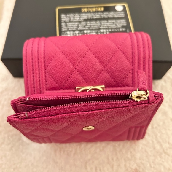 Authentic Chanel Wallet - Picture 4 of 9